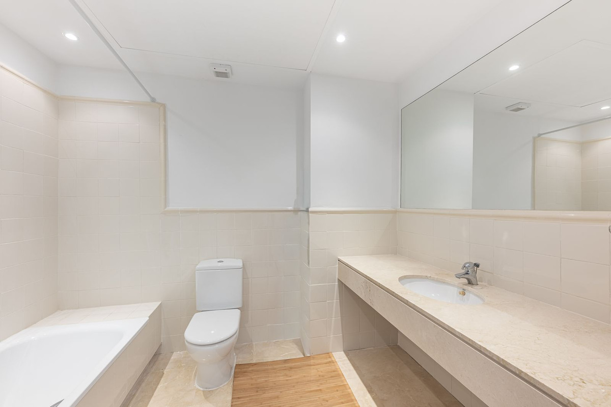 3 Bed Townhouse for sale in Istán Costa Del Sol, Málaga, Spain