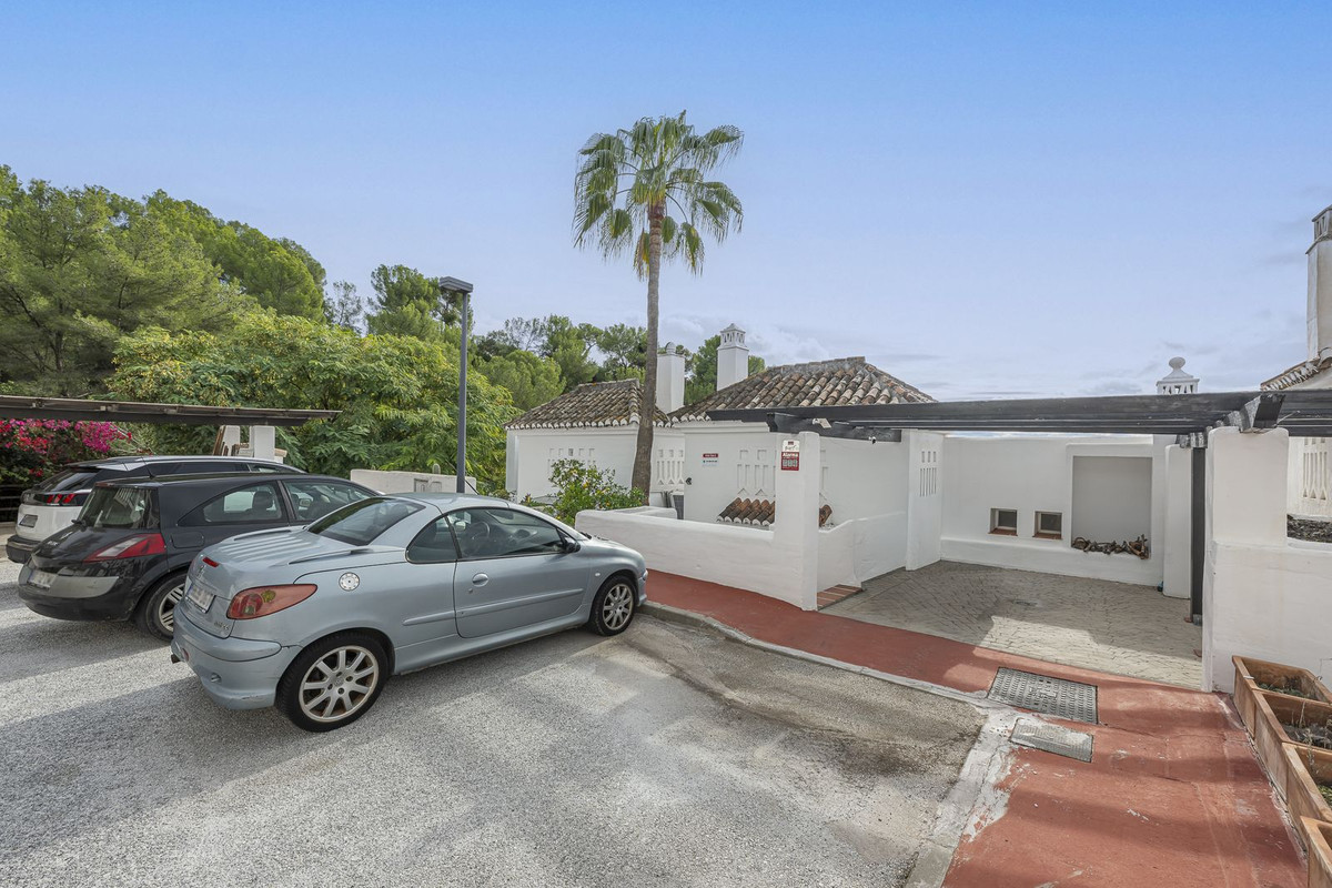 3 Bed Townhouse for sale in Istán Costa Del Sol, Málaga, Spain