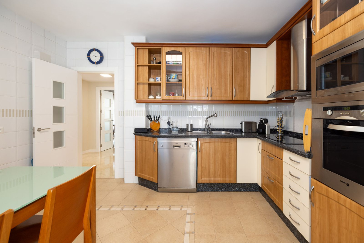 6 Bed Townhouse for sale in Torremolinos Costa Del Sol, Málaga, Spain