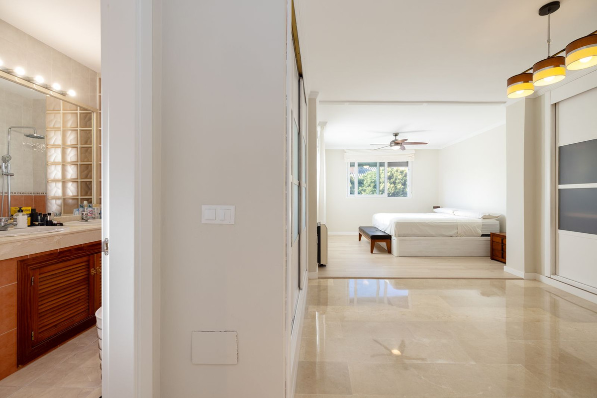 6 Bed Townhouse for sale in Torremolinos Costa Del Sol, Málaga, Spain