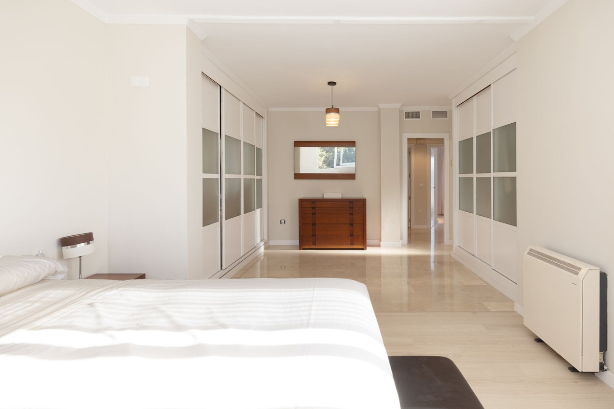 6 Bed Townhouse for sale in Torremolinos Costa Del Sol, Málaga, Spain