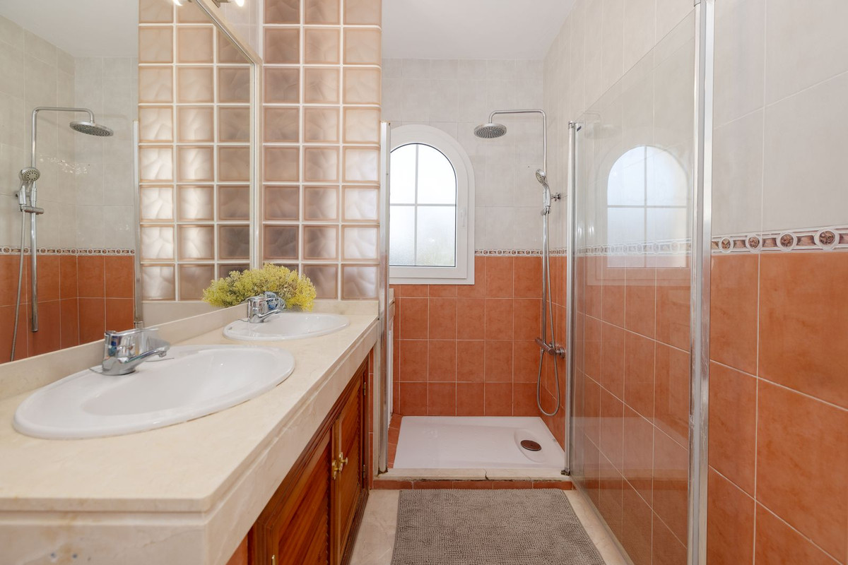 6 Bed Townhouse for sale in Torremolinos Costa Del Sol, Málaga, Spain