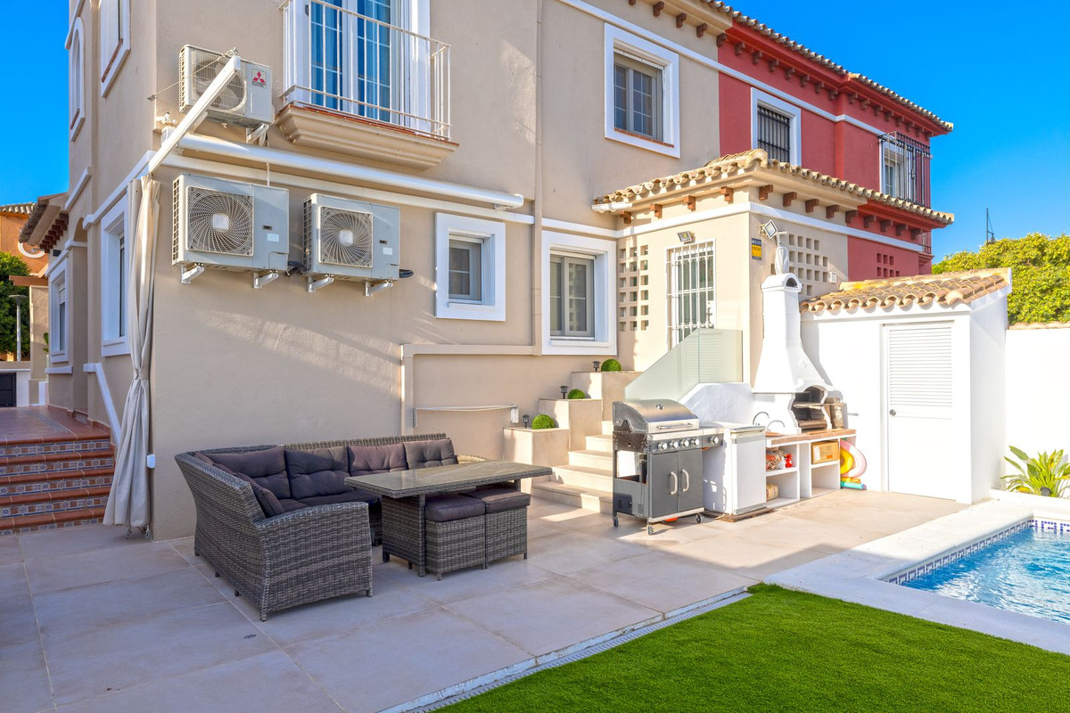 6 Bed Townhouse for sale in Torremolinos Costa Del Sol, Málaga, Spain