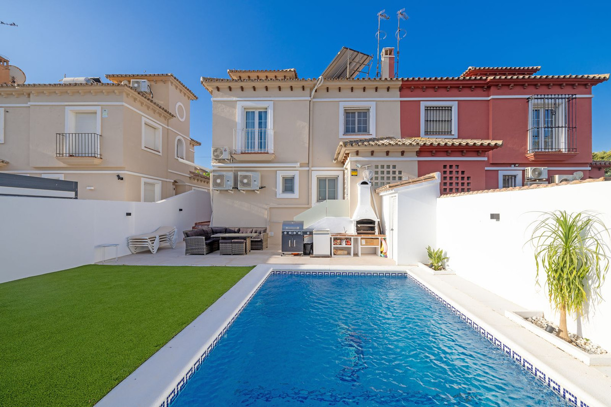 6 Bed Townhouse for sale in Torremolinos Costa Del Sol, Málaga, Spain
