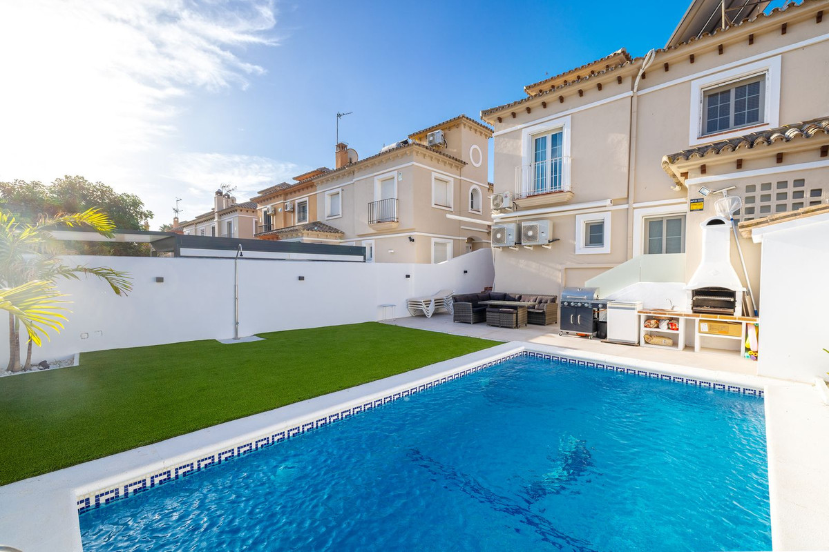 6 Bed Townhouse for sale in Torremolinos Costa Del Sol, Málaga, Spain