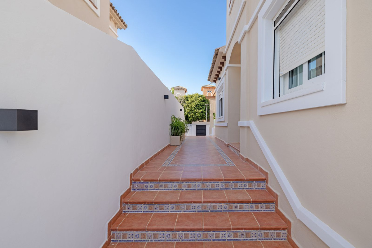 6 Bed Townhouse for sale in Torremolinos Costa Del Sol, Málaga, Spain