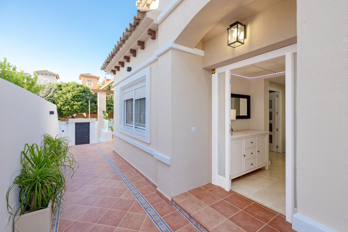 6 Bed Townhouse for sale in Torremolinos Costa Del Sol, Málaga, Spain