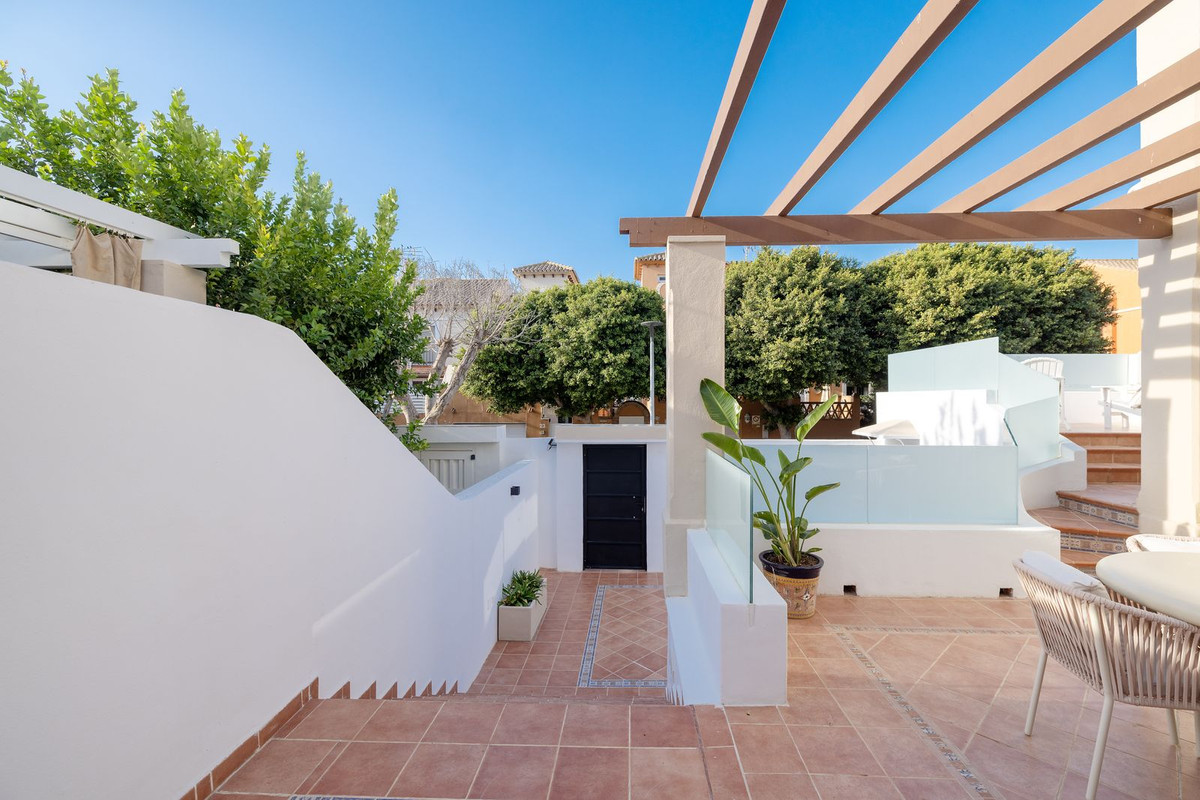 6 Bed Townhouse for sale in Torremolinos Costa Del Sol, Málaga, Spain