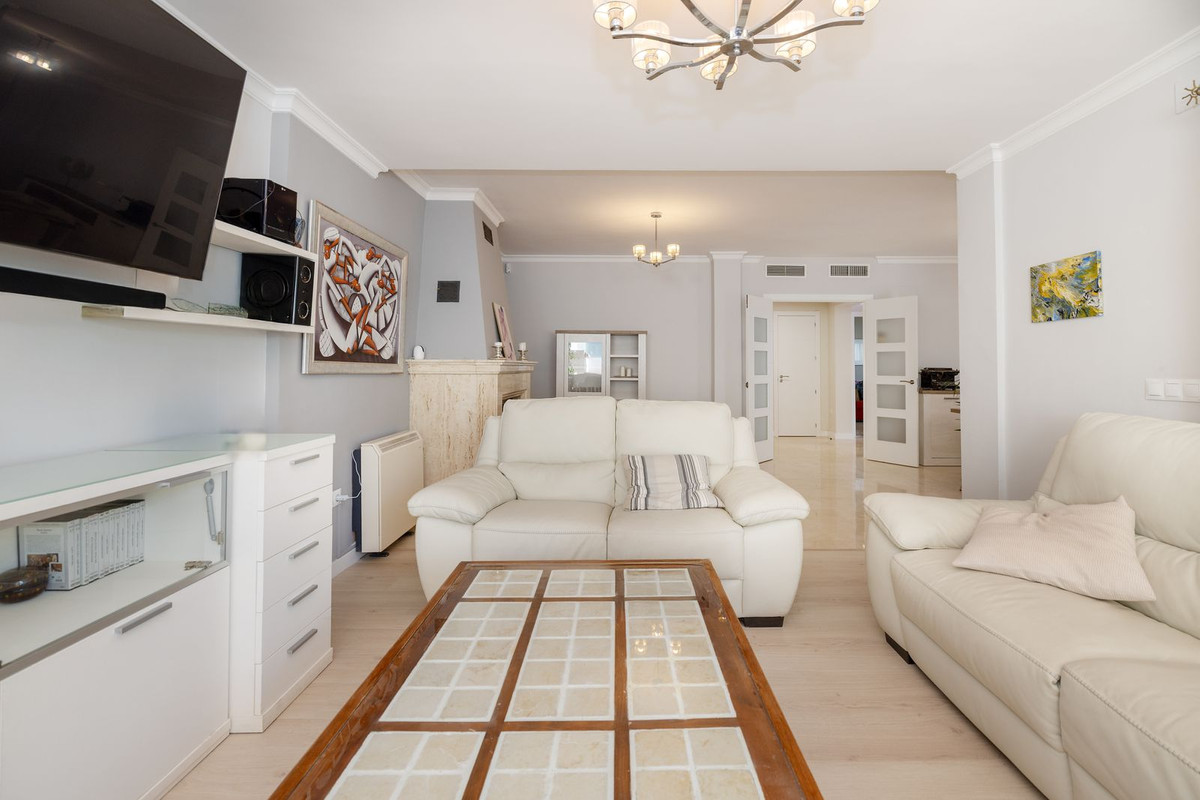 6 Bed Townhouse for sale in Torremolinos Costa Del Sol, Málaga, Spain
