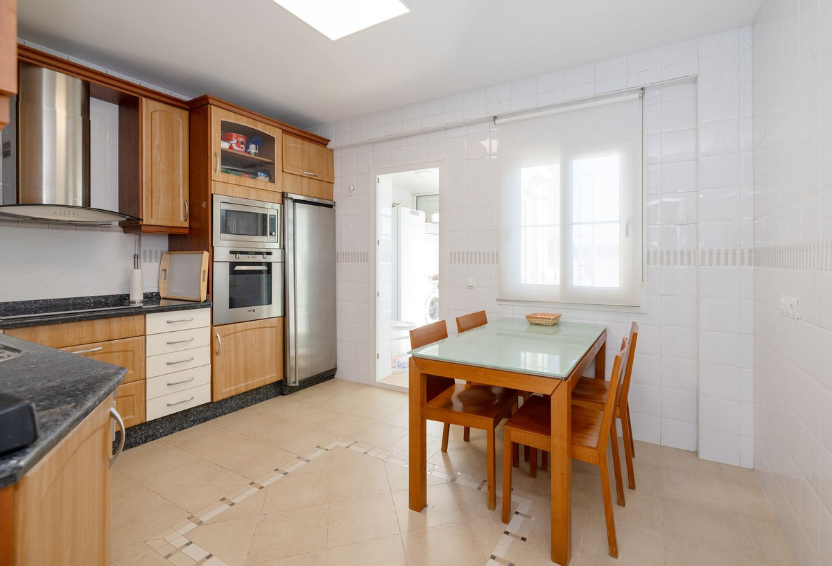 6 Bed Townhouse for sale in Torremolinos Costa Del Sol, Málaga, Spain