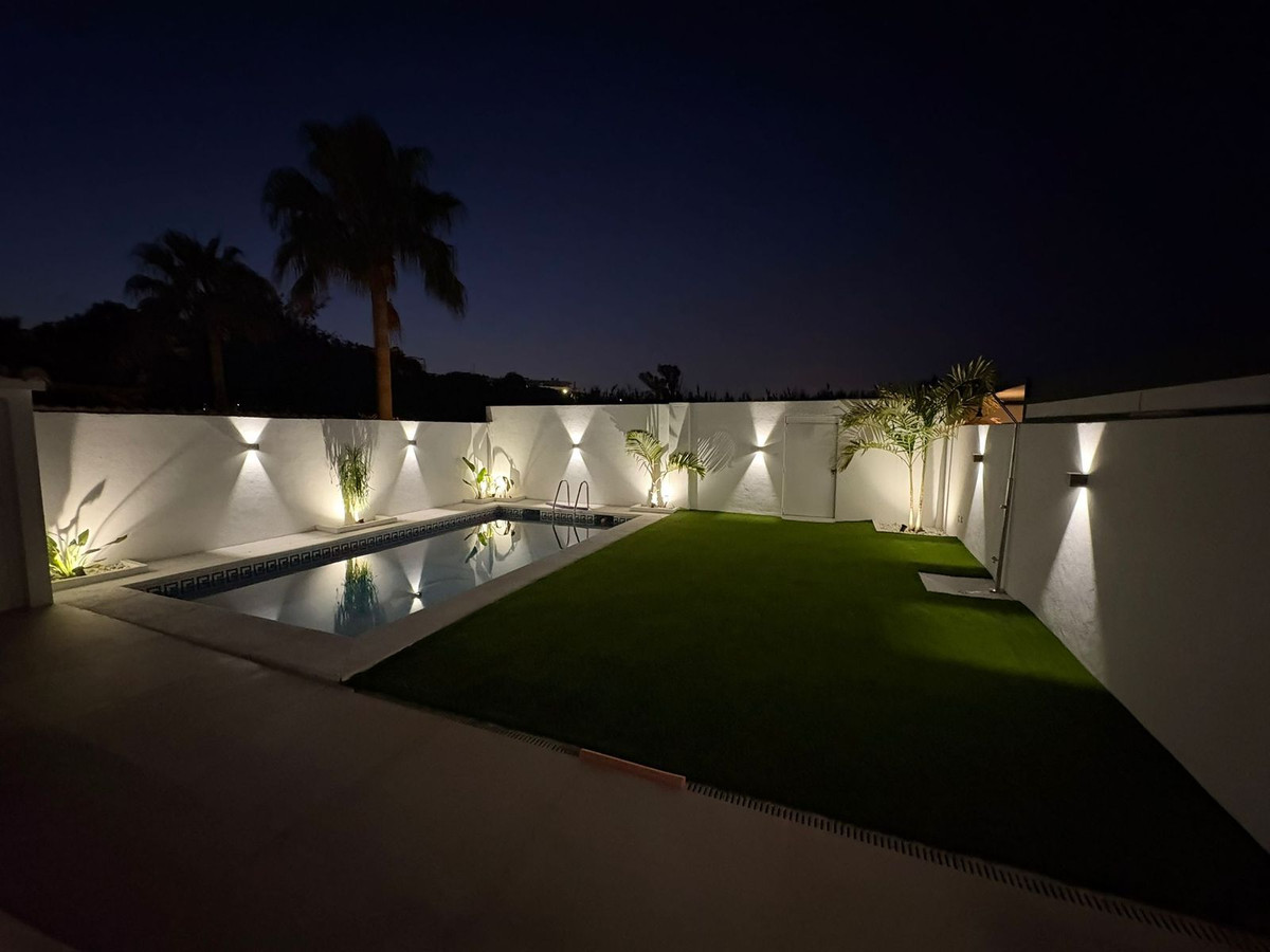6 Bed Townhouse for sale in Torremolinos Costa Del Sol, Málaga, Spain