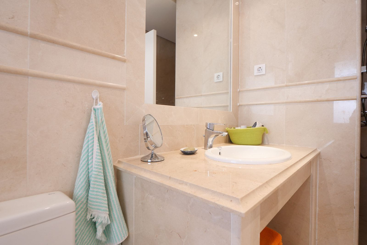 2 Bed Apartment for sale in Nueva Andalucía Costa Del Sol, Málaga, Spain