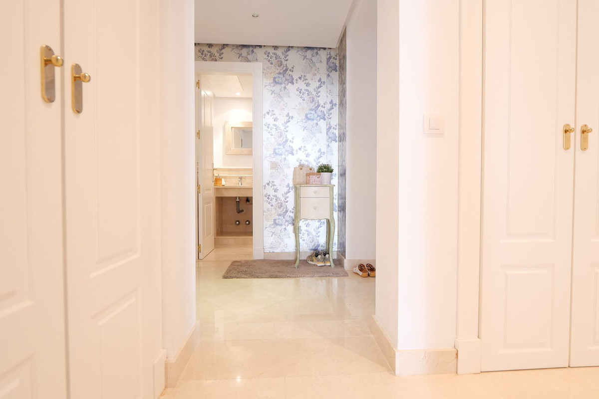 2 Bed Apartment for sale in Nueva Andalucía Costa Del Sol, Málaga, Spain