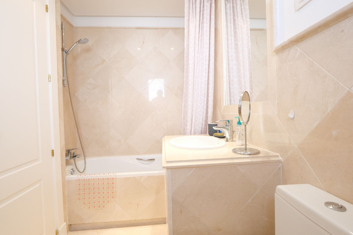 2 Bed Apartment for sale in Nueva Andalucía Costa Del Sol, Málaga, Spain