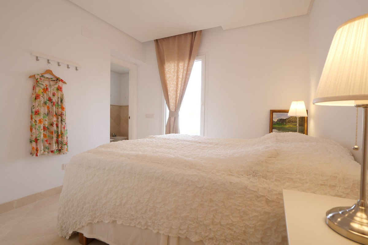 2 Bed Apartment for sale in Nueva Andalucía Costa Del Sol, Málaga, Spain