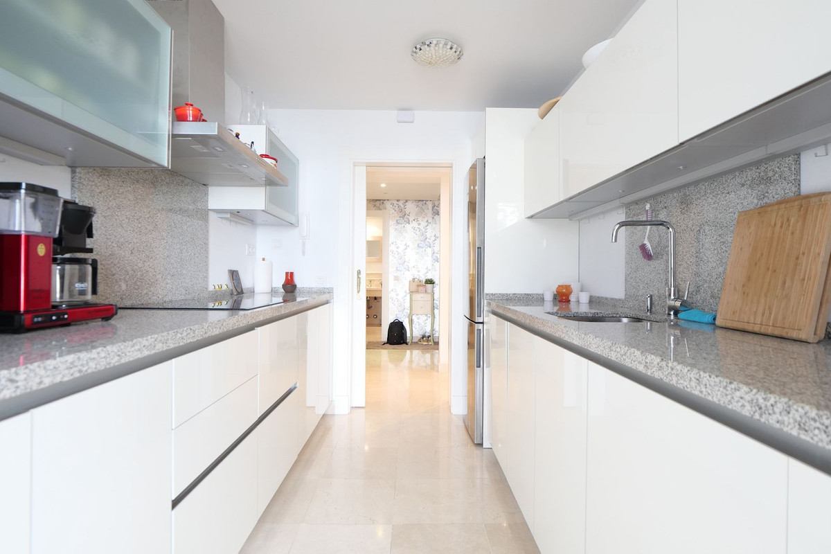 2 Bed Apartment for sale in Nueva Andalucía Costa Del Sol, Málaga, Spain