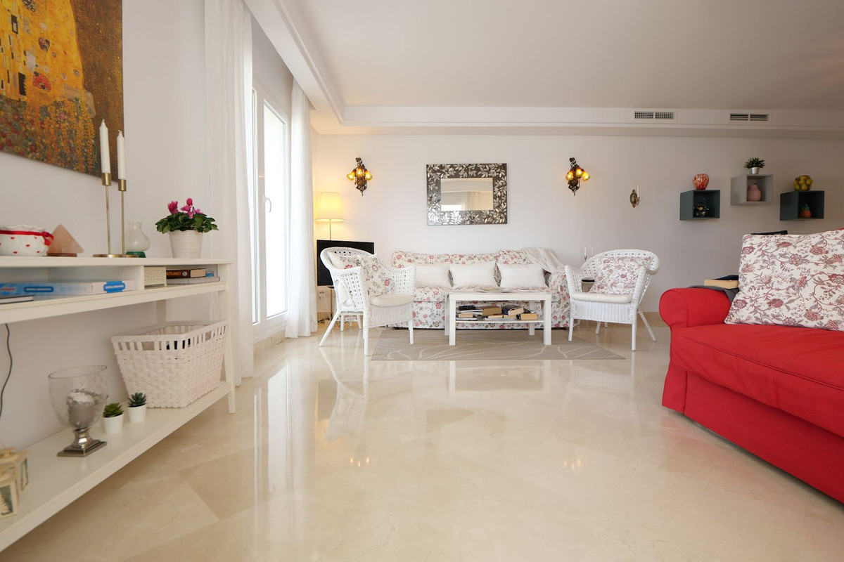 2 Bed Apartment for sale in Nueva Andalucía Costa Del Sol, Málaga, Spain