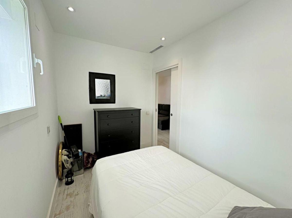 Se vende Apartamento Planta Media de 2 dormitorios en Costa Del Sol, Málaga, España