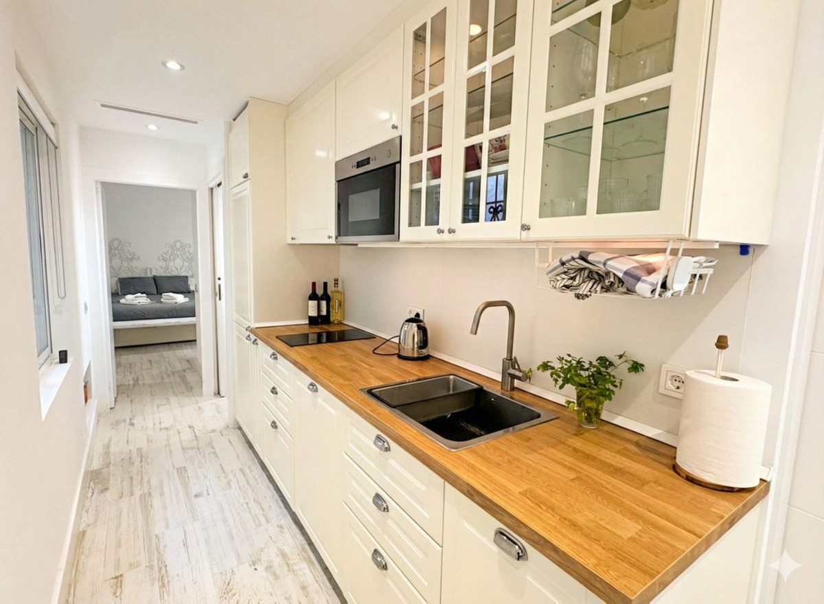 Se vende Apartamento Planta Media de 2 dormitorios en Costa Del Sol, Málaga, España