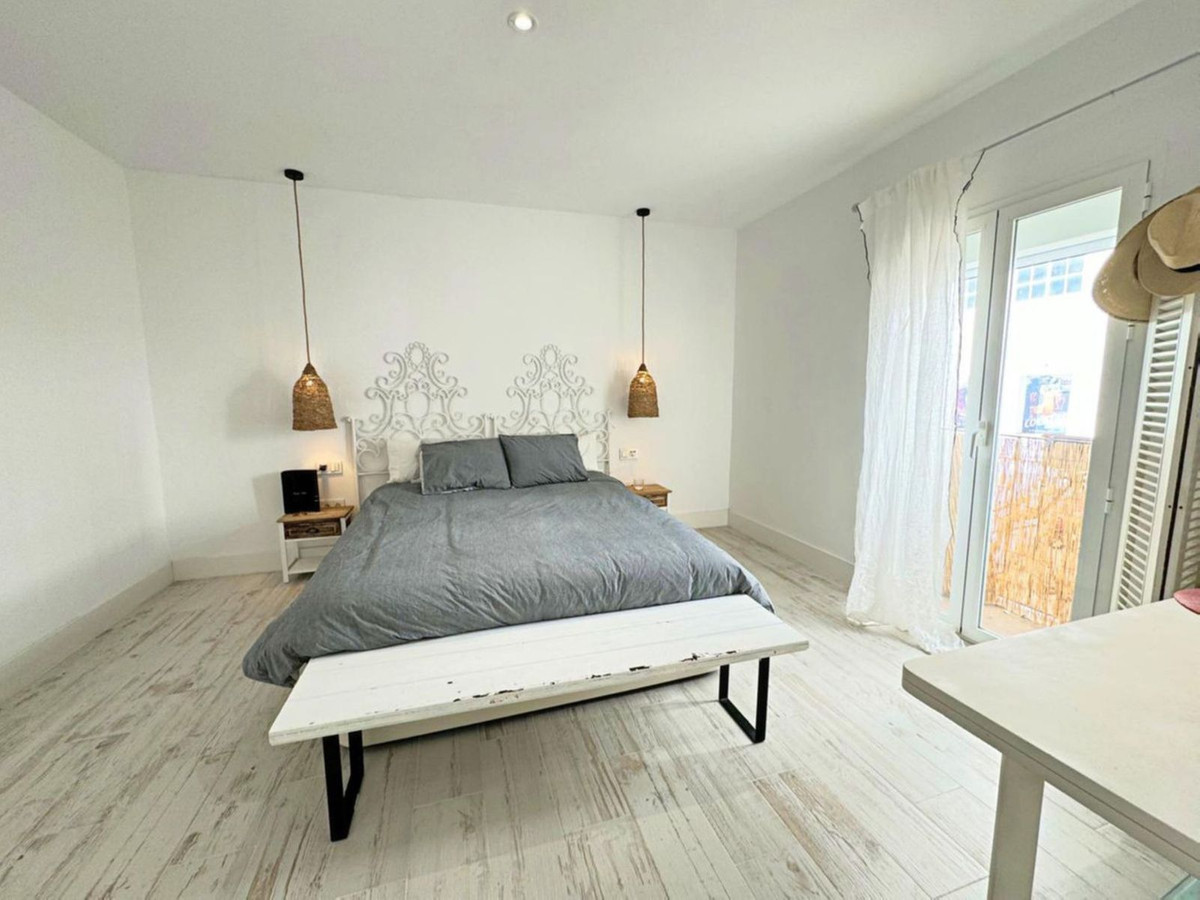 Se vende Apartamento Planta Media de 2 dormitorios en Costa Del Sol, Málaga, España