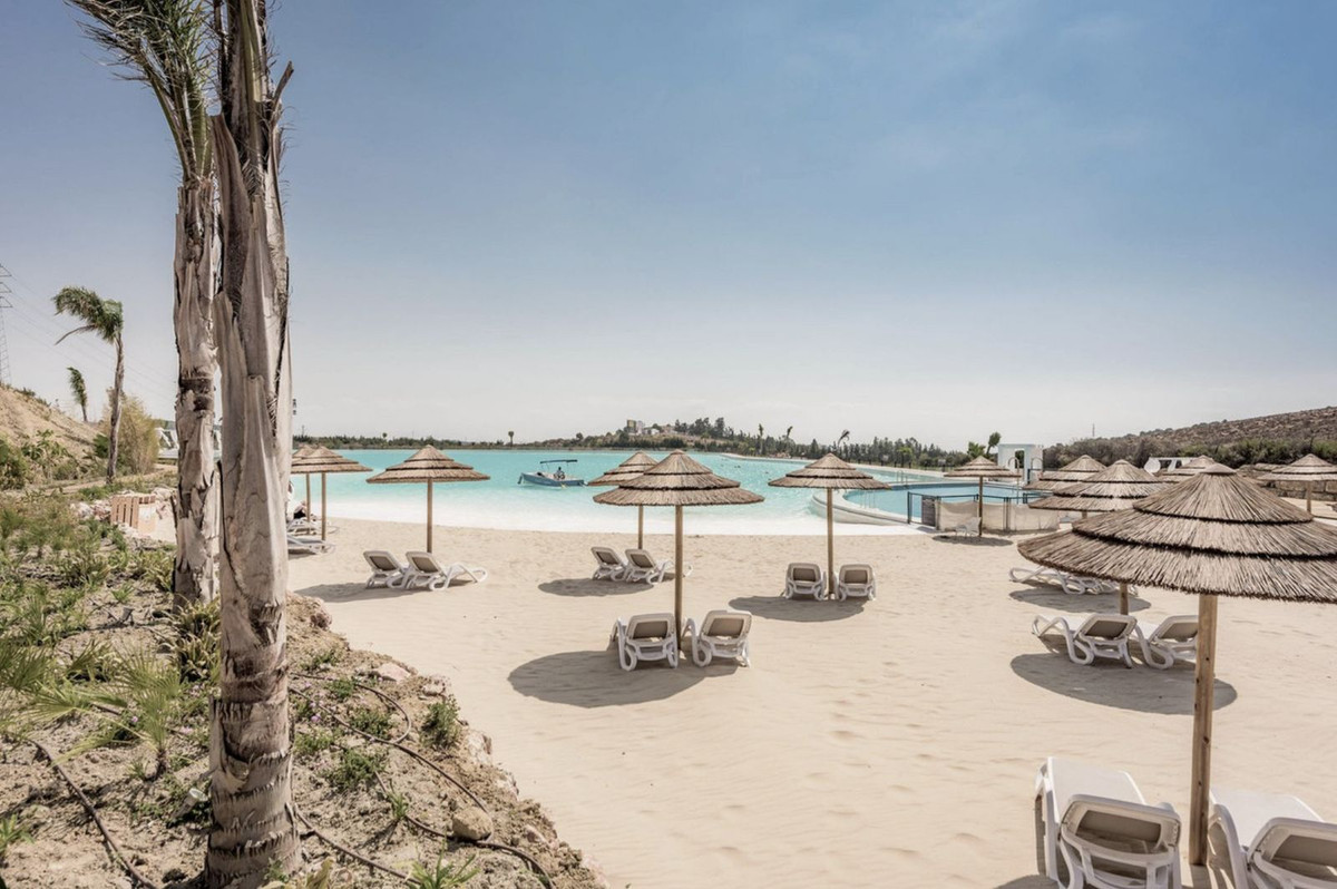 Se vende Apartamento Planta Media de 2 dormitorios en Costa Del Sol, Málaga, España