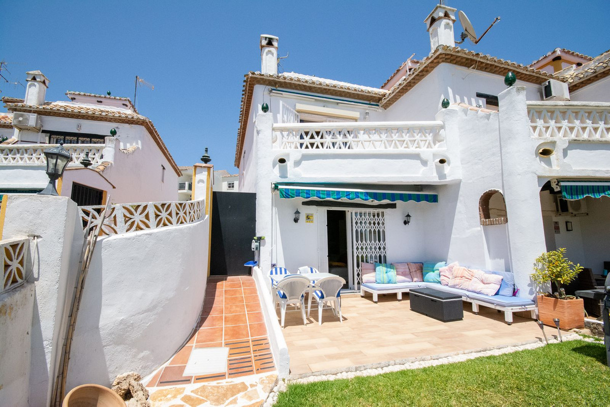 Se vende Pareada de 2 dormitorios en Costa Del Sol, Málaga, España