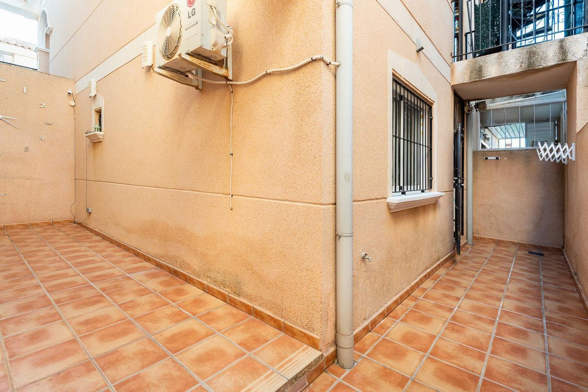 Se vende Apartamento Planta Baja de 2 dormitorios en Costa Blanca, Alicante, España