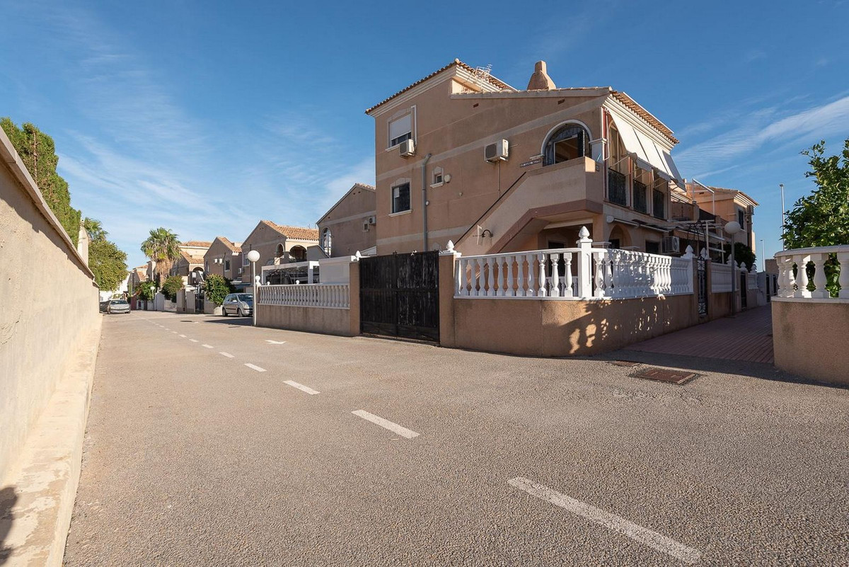 Se vende Apartamento Planta Baja de 2 dormitorios en Costa Blanca, Alicante, España