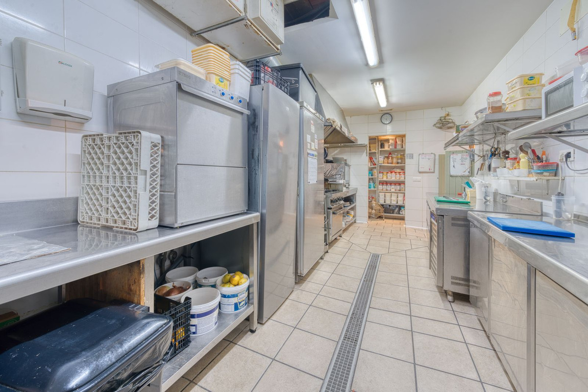 Commercial unit for sale in San Pedro De Alcántara Costa Del Sol, Málaga, Spain