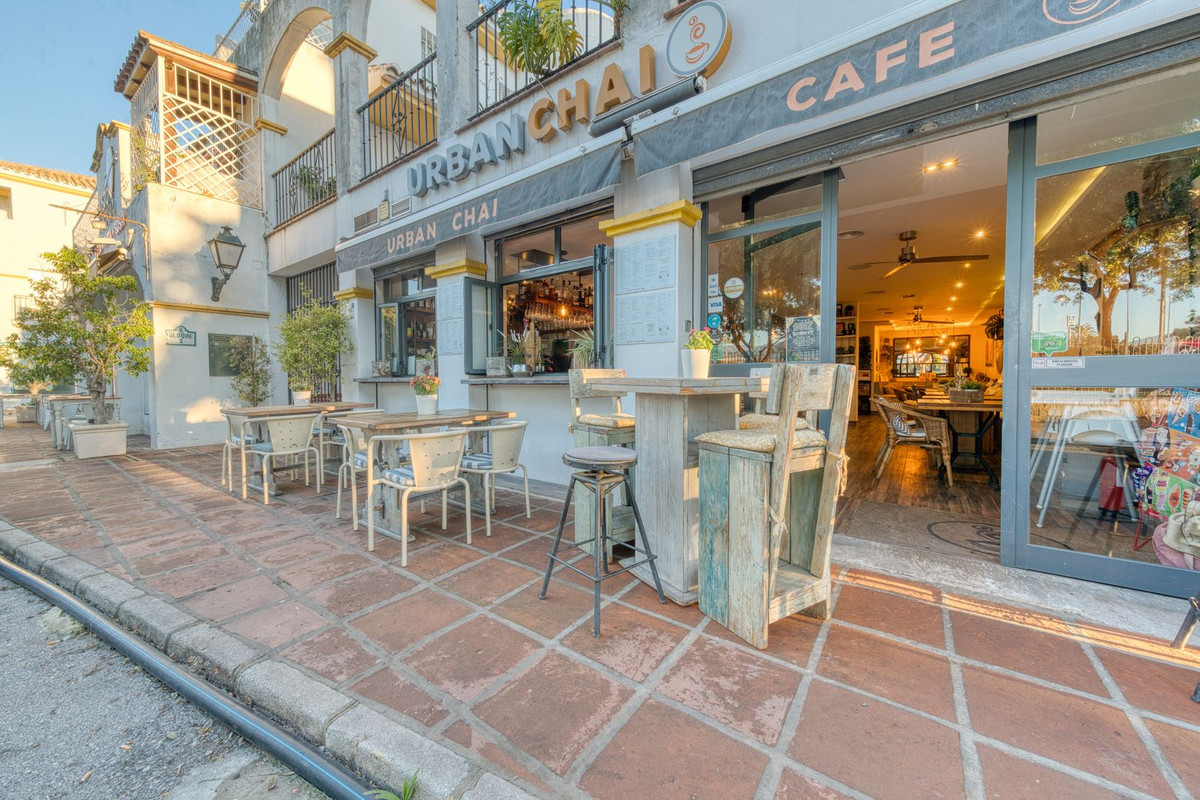 Commercial unit for sale in San Pedro De Alcántara Costa Del Sol, Málaga, Spain