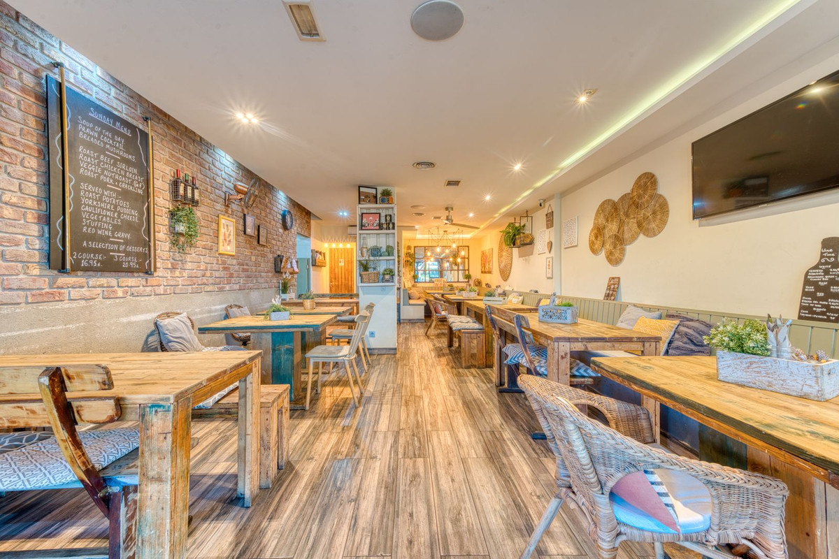 Commercial unit for sale in San Pedro De Alcántara Costa Del Sol, Málaga, Spain