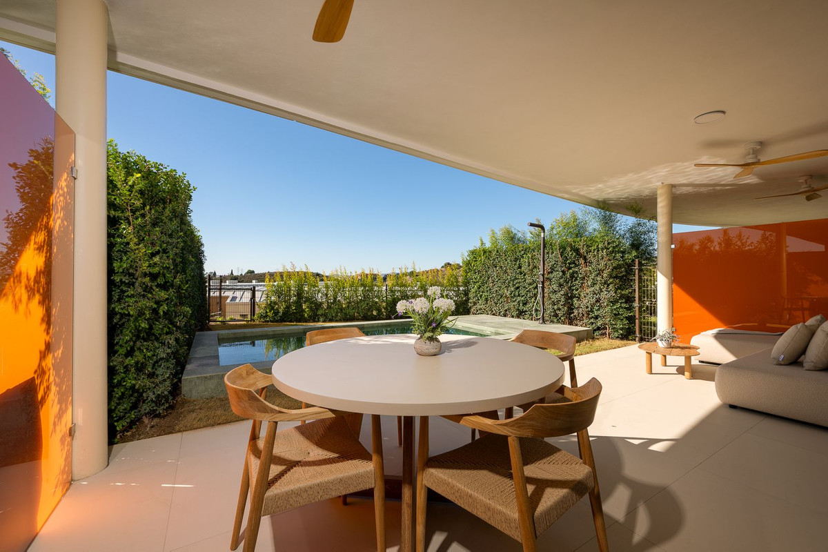 2 Bed Apartment for sale in Fuengirola Costa Del Sol, Málaga, Spain