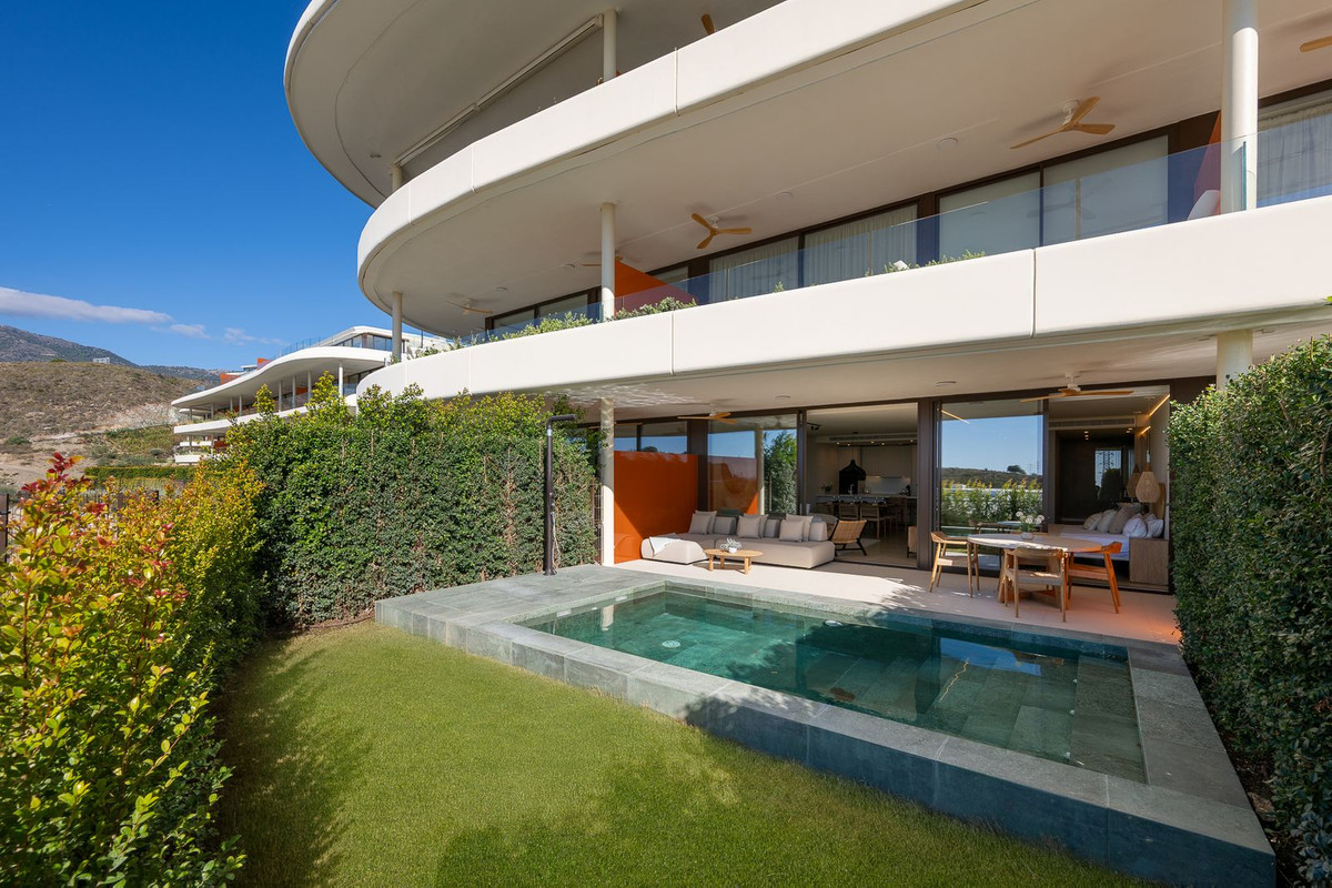 2 Bed Apartment for sale in Fuengirola Costa Del Sol, Málaga, Spain