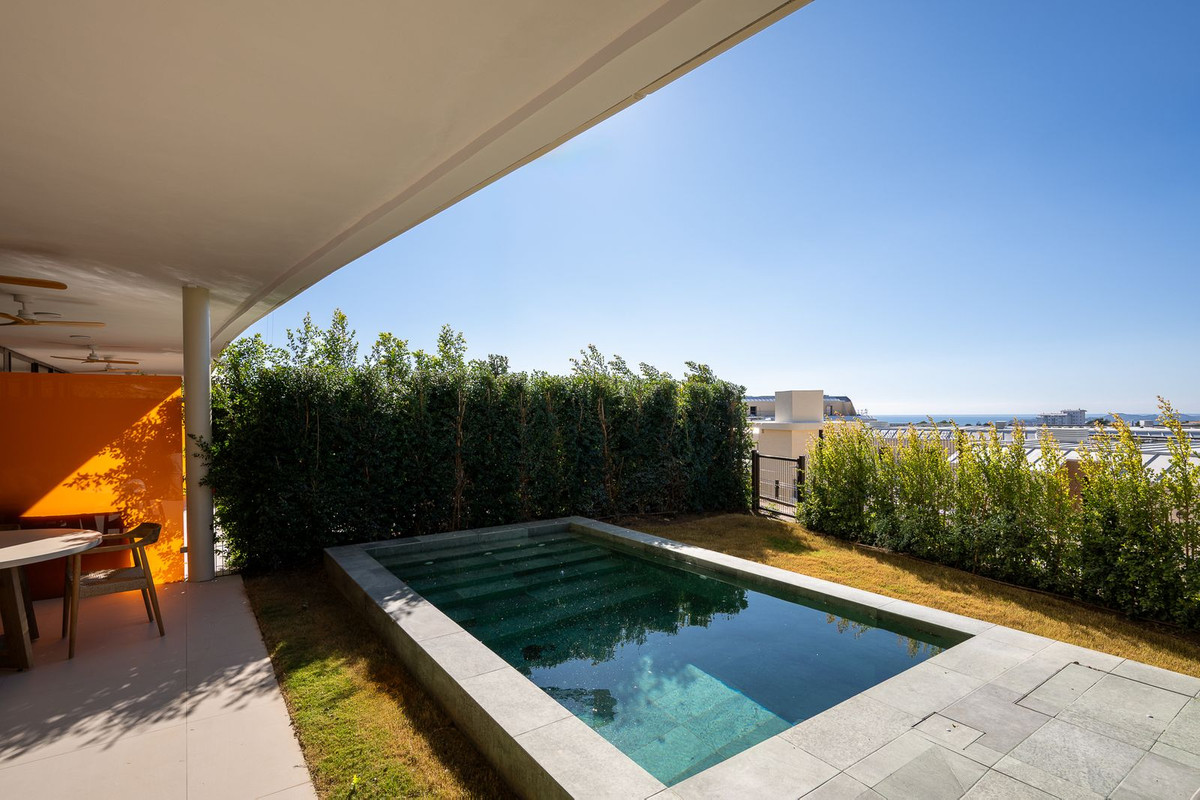 2 Bed Apartment for sale in Fuengirola Costa Del Sol, Málaga, Spain