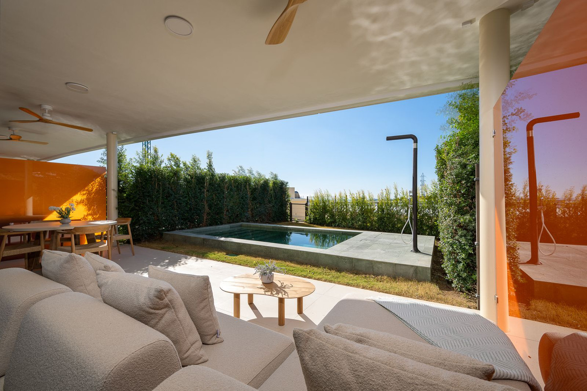 2 Bed Apartment for sale in Fuengirola Costa Del Sol, Málaga, Spain