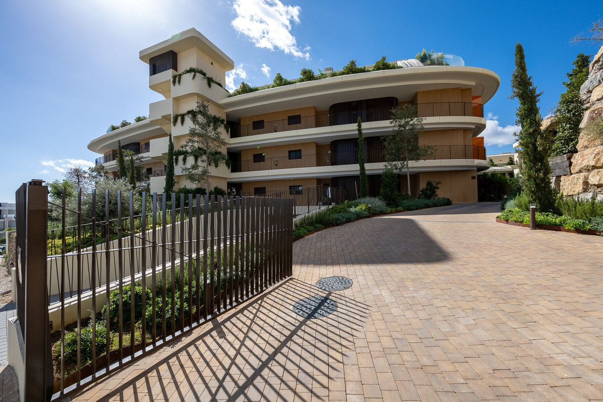 2 Bed Apartment for sale in Fuengirola Costa Del Sol, Málaga, Spain