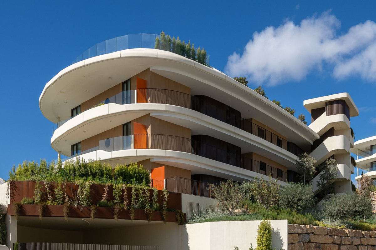 2 Bed Apartment for sale in Fuengirola Costa Del Sol, Málaga, Spain
