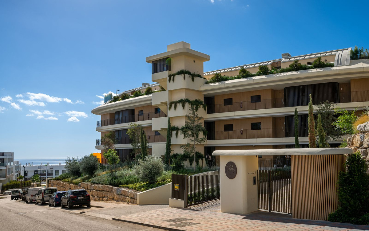2 Bed Apartment for sale in Fuengirola Costa Del Sol, Málaga, Spain