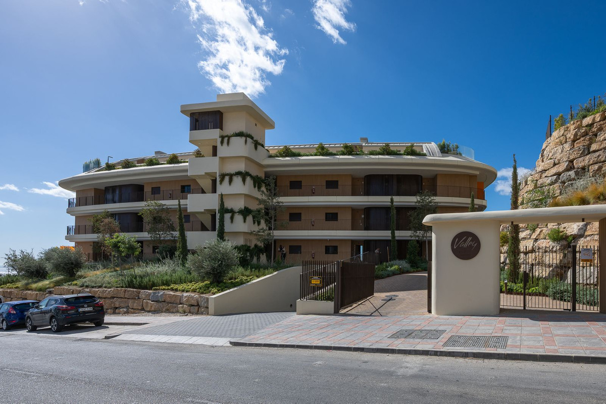 2 Bed Apartment for sale in Fuengirola Costa Del Sol, Málaga, Spain