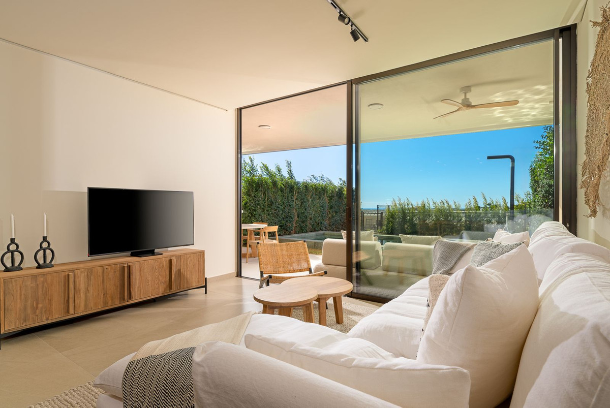 2 Bed Apartment for sale in Fuengirola Costa Del Sol, Málaga, Spain