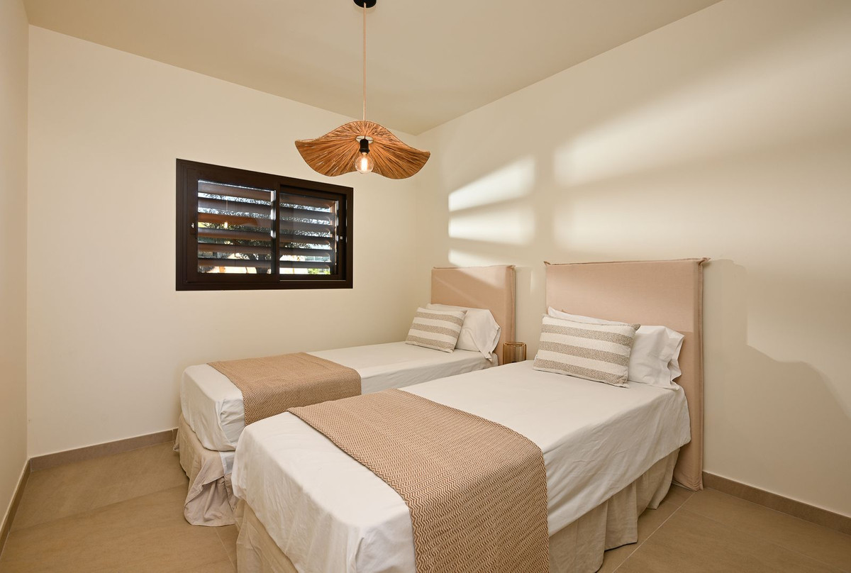 2 Bed Apartment for sale in Fuengirola Costa Del Sol, Málaga, Spain