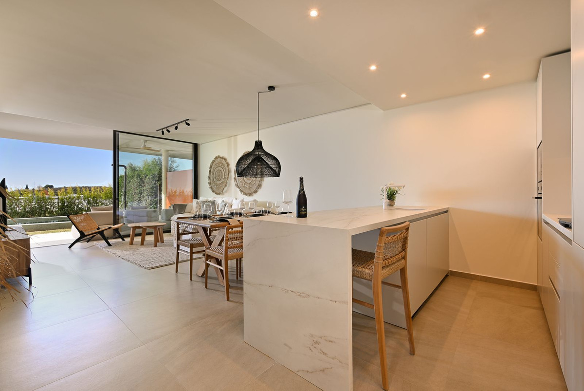 2 Bed Apartment for sale in Fuengirola Costa Del Sol, Málaga, Spain