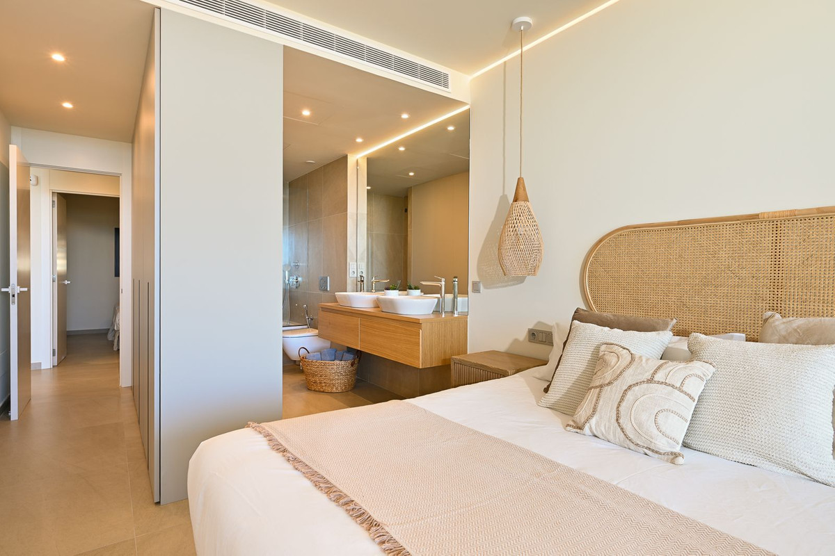 2 Bed Apartment for sale in Fuengirola Costa Del Sol, Málaga, Spain