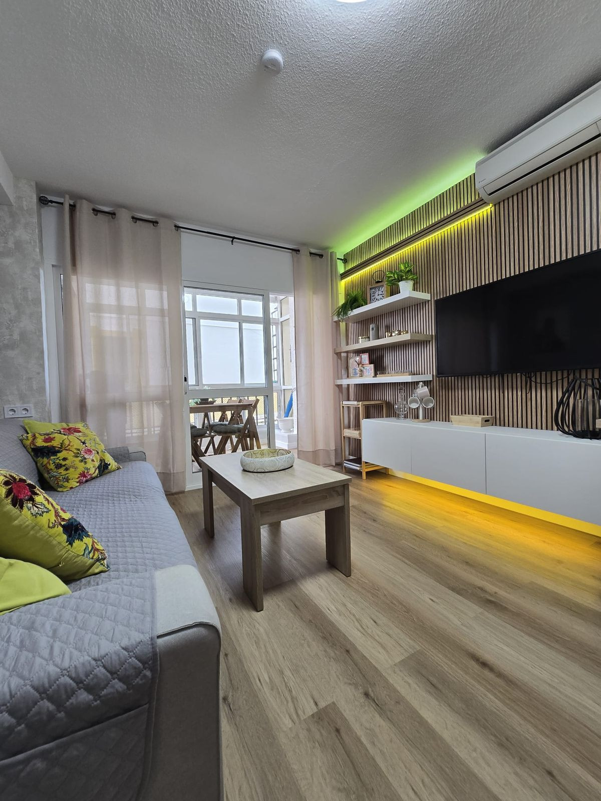 2 Bed Apartment for sale in Fuengirola Costa Del Sol, Málaga, Spain