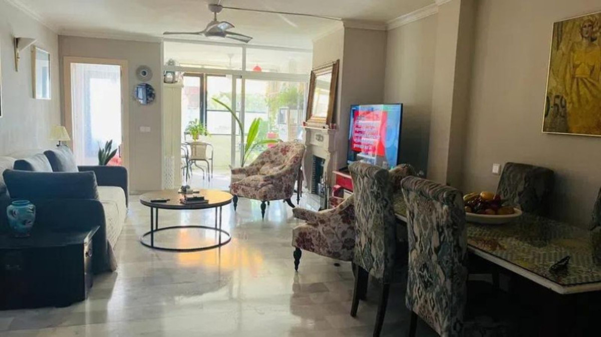 Se vende Apartamento Planta Media de 3 dormitorios en Costa Del Sol, Málaga, España