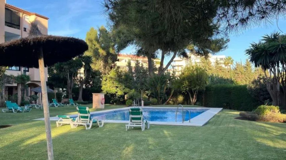 Se vende Apartamento Planta Media de 3 dormitorios en Costa Del Sol, Málaga, España