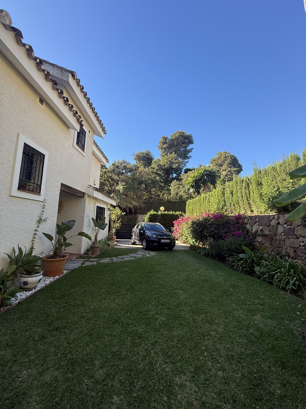 4 Bed Townhouse for sale in Calahonda Costa Del Sol, Málaga, Spain