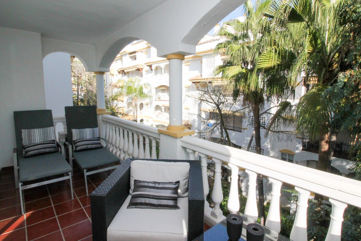 2 Bed Apartment for sale in The Golden Mile Costa Del Sol, Málaga, Spain
