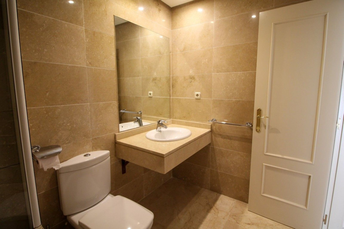 2 Bed Apartment for sale in The Golden Mile Costa Del Sol, Málaga, Spain