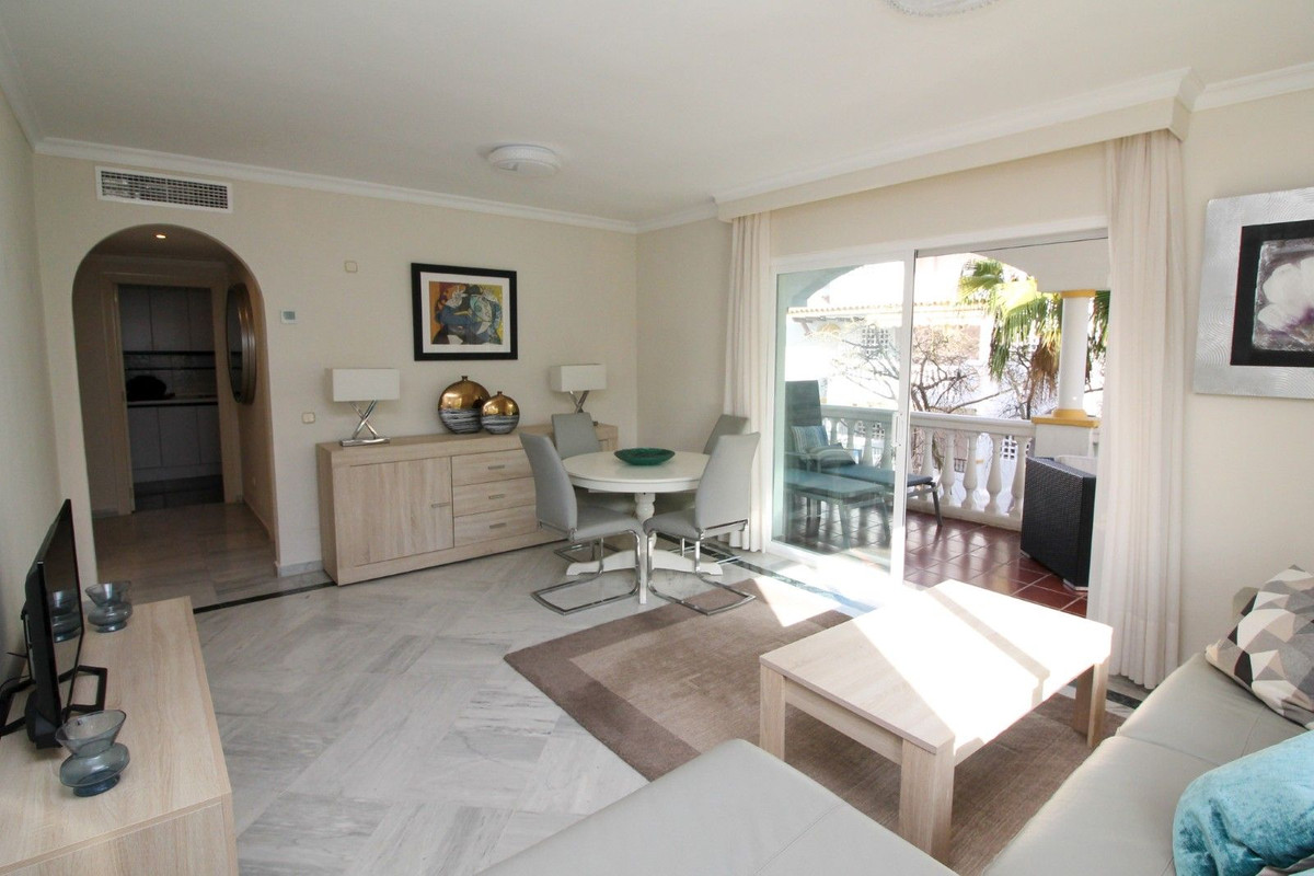 2 Bed Apartment for sale in The Golden Mile Costa Del Sol, Málaga, Spain